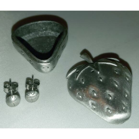 Vintage Ms Dee Strawberry Jewelry Brooch/Pin Ladybug Earrings Pewter Trinket Box - Picture 2 of 7